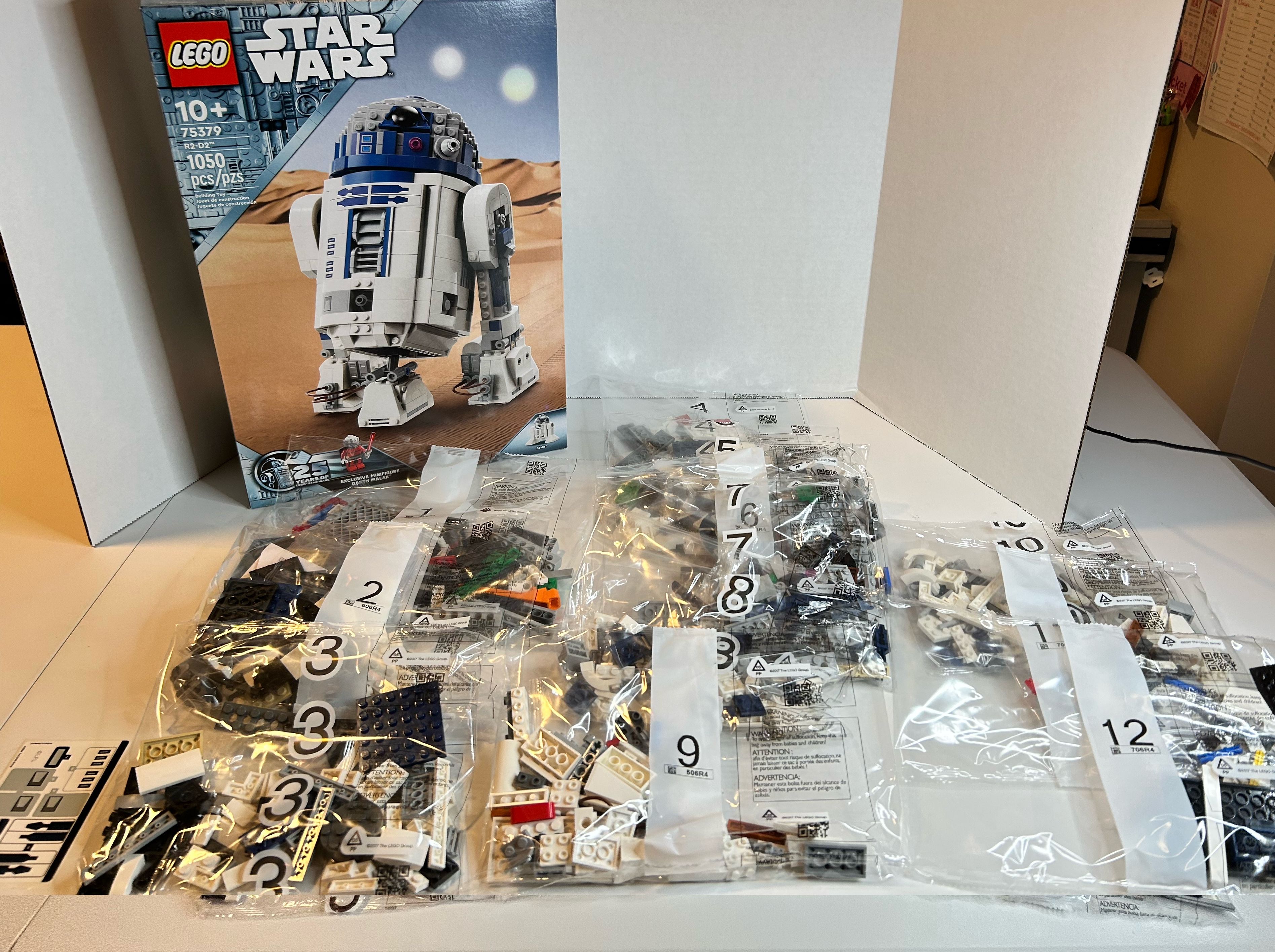 ERUZA #8　クリーク LEGO's New R2-D2 Set Will Give You Deja Vu (But That's A Good Thing)