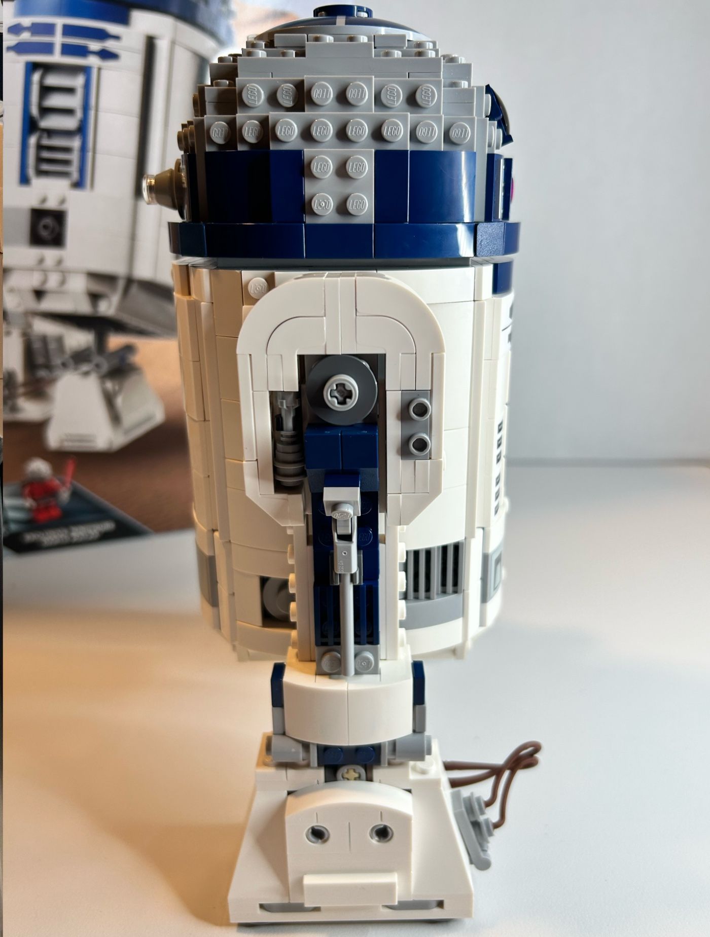 Новый набор LEGO R2-D2 подарит вам дежавю (но это хорошо)