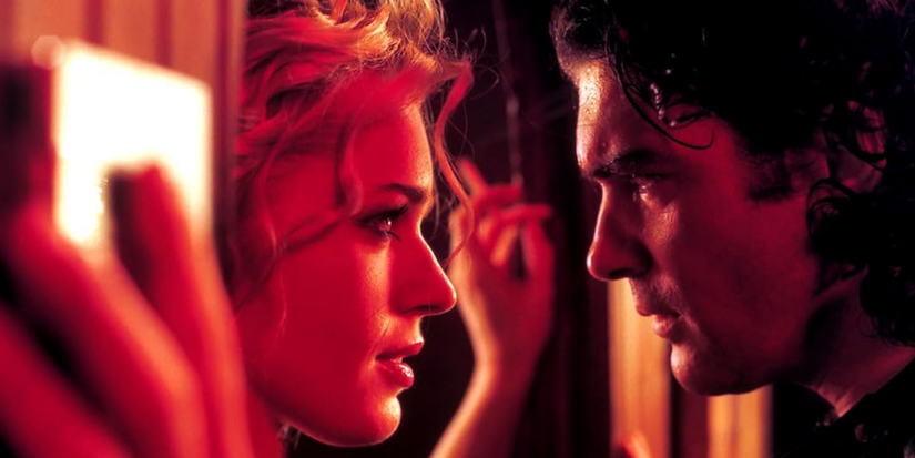 Rebecca Romijn as Laure and Antonia Banderas as Nicolas Bardo in Femme Fatale