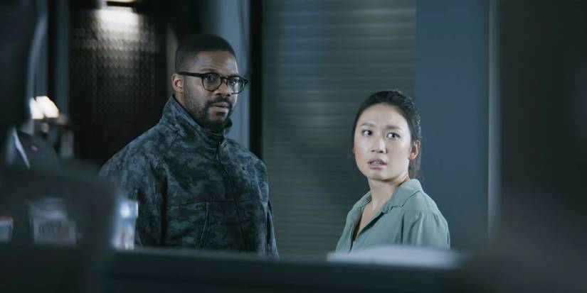 Saul e Jin em 3 Body Problem demonstrando preocupação.