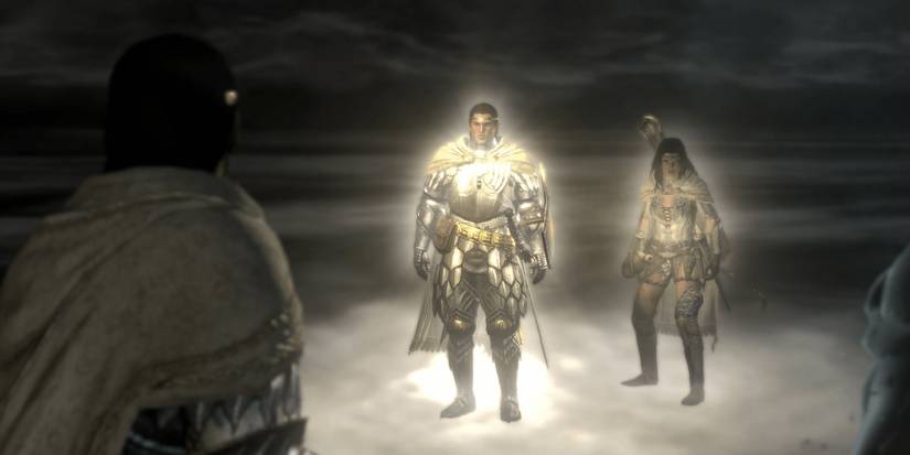 Dragon's Dogma 2 The Arisen encounters a glowing Seneschal and their main pawn.