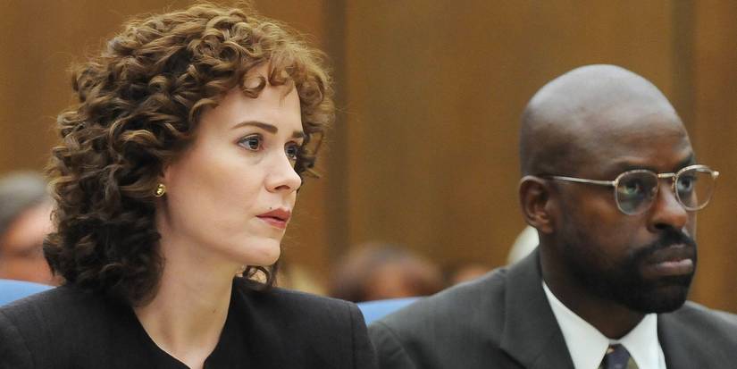 A promotoria olha para o lado em The People v. O.J. Simpson.