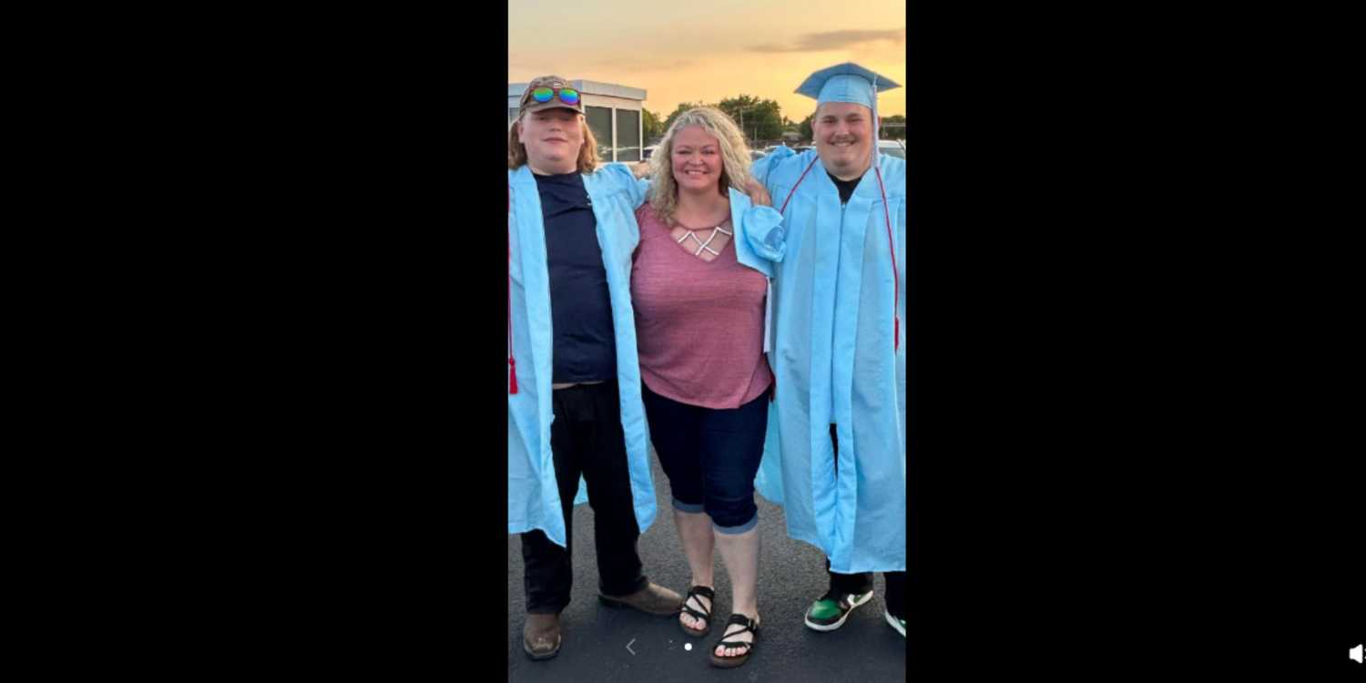 1000-lb Sisters Amanda Halterman & 2 sons at a high school graduation, and her sons are wearing blue caps and gowns