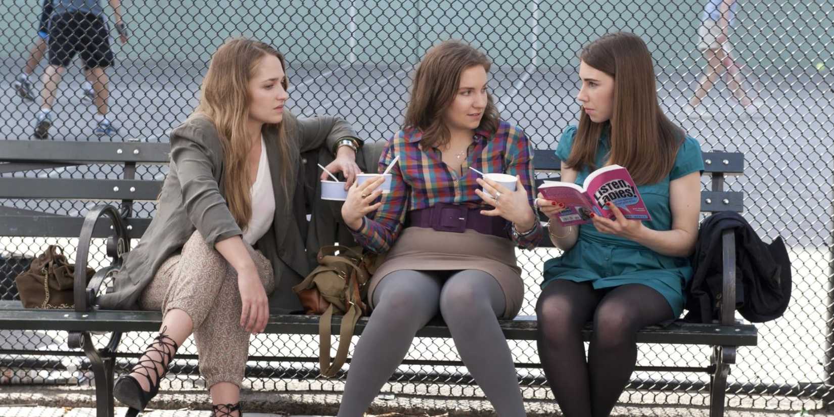 Jessa (Jemina Kirke), Hannah (Lena Dunham), and Shoshanna (Zosia Mamet) on Girls