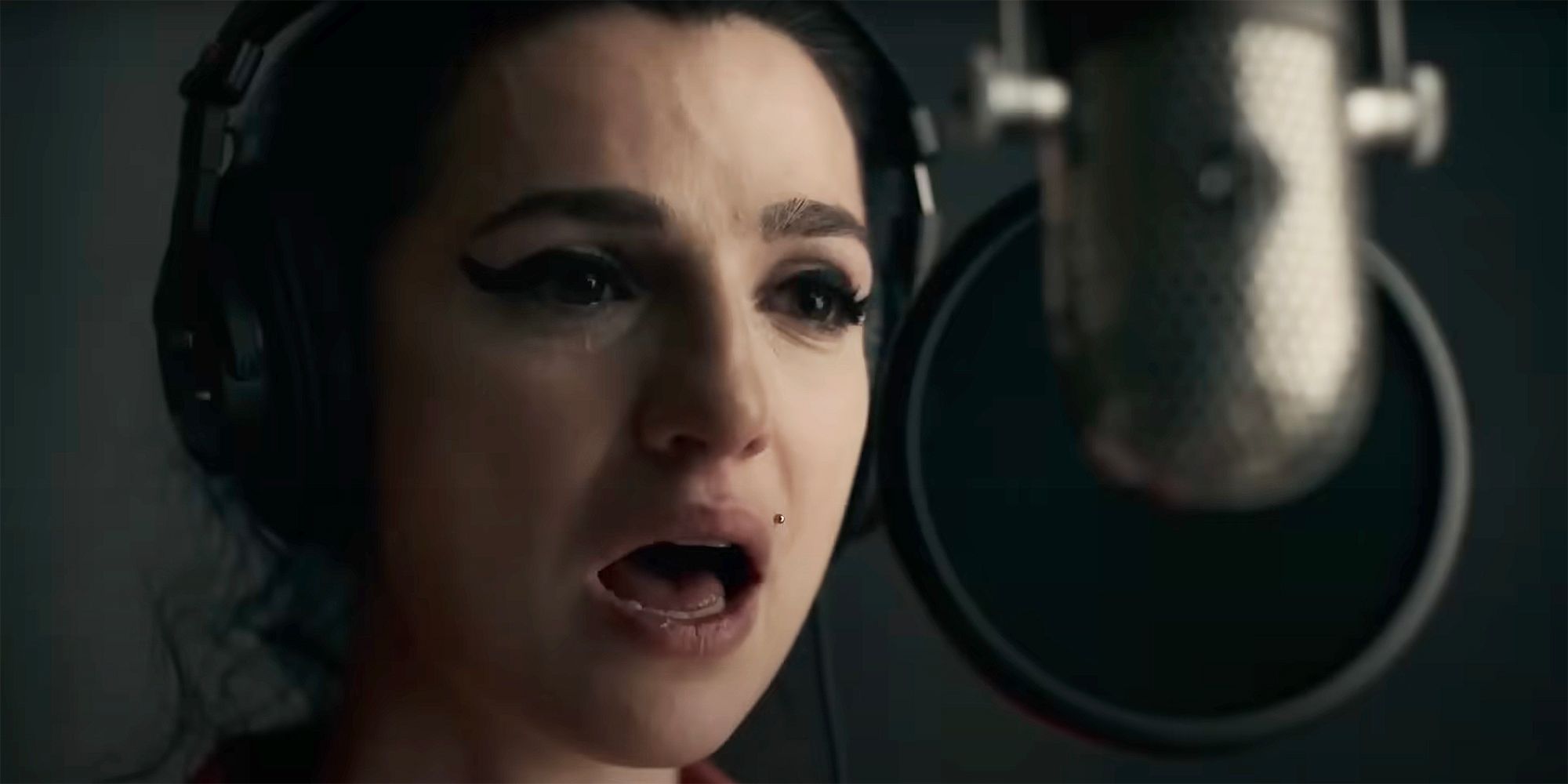 Back To Black Review: Superficial, Frustrating Biopic Never Properly Explores Amy Winehouse