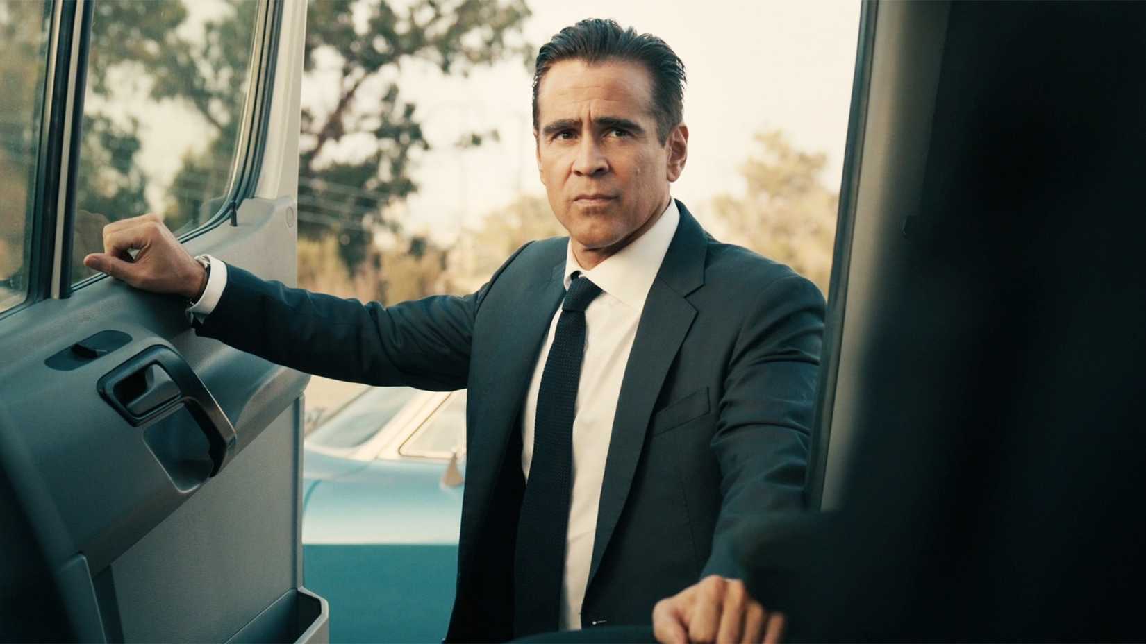 Colin Farrell como John Sugar em cena de Sugar