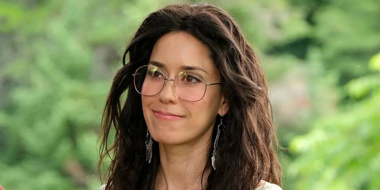 flower-sheila-carrasco-smiling-in-ghosts CBS' Ghosts: Every Ghost Time Period & Backstory Explained