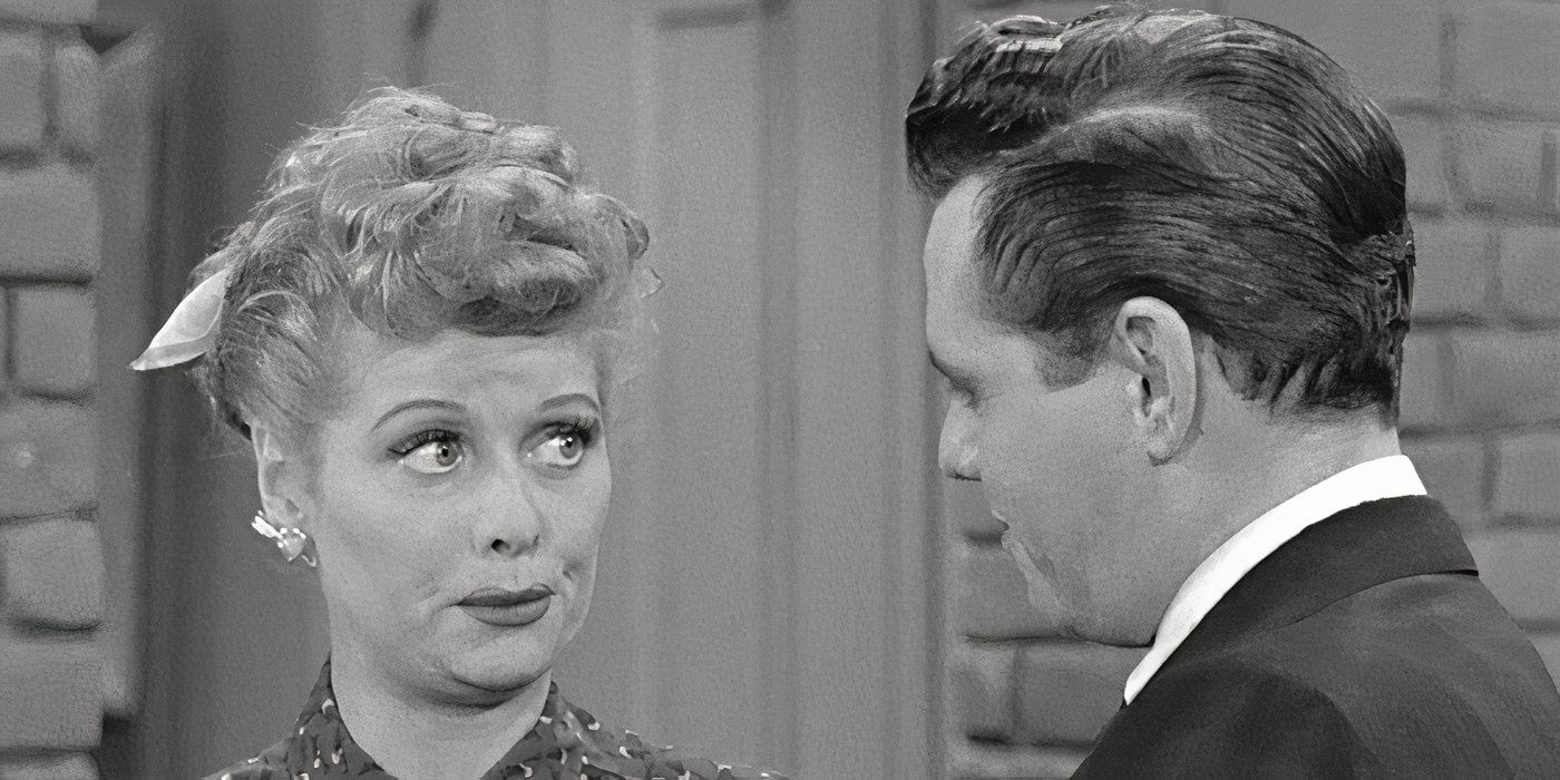 Lucy e Ricky Ricardo em uma cena de I Love Lucy.
