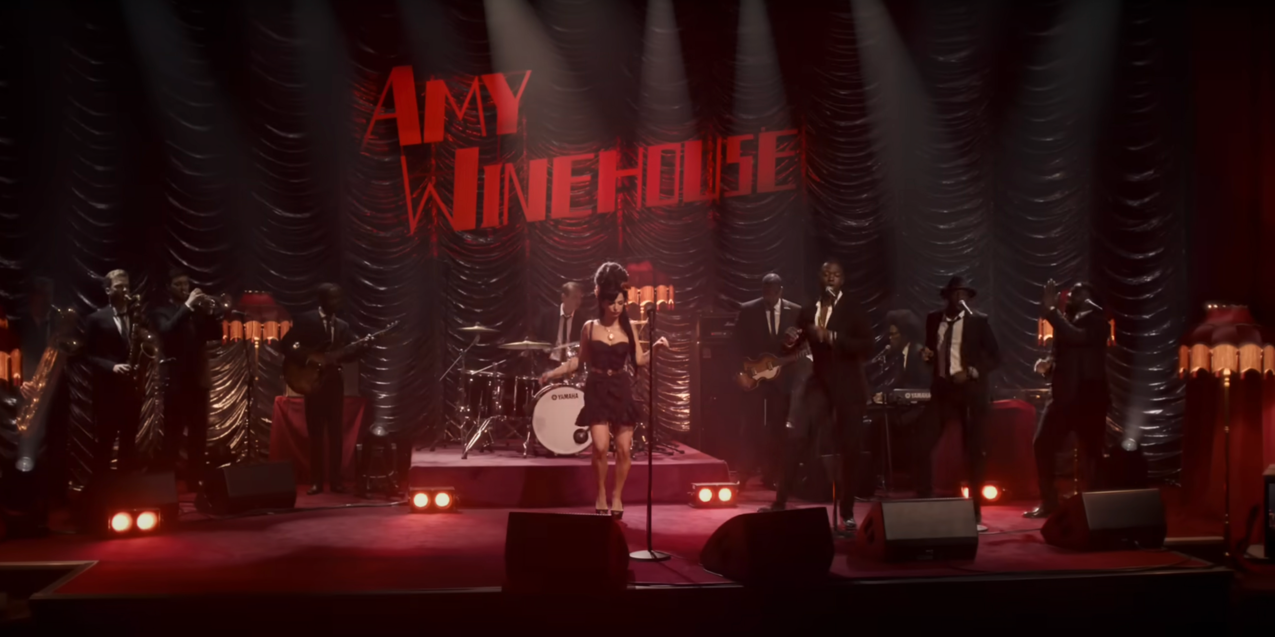 10 detalles más importantes de Back To Black Leaves Out y cambios sobre la verdadera historia de Amy Winehouse