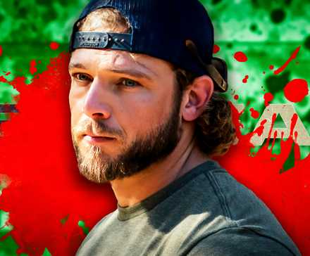 Макс Тирио как Клей Спенсер в "SEAL Team"