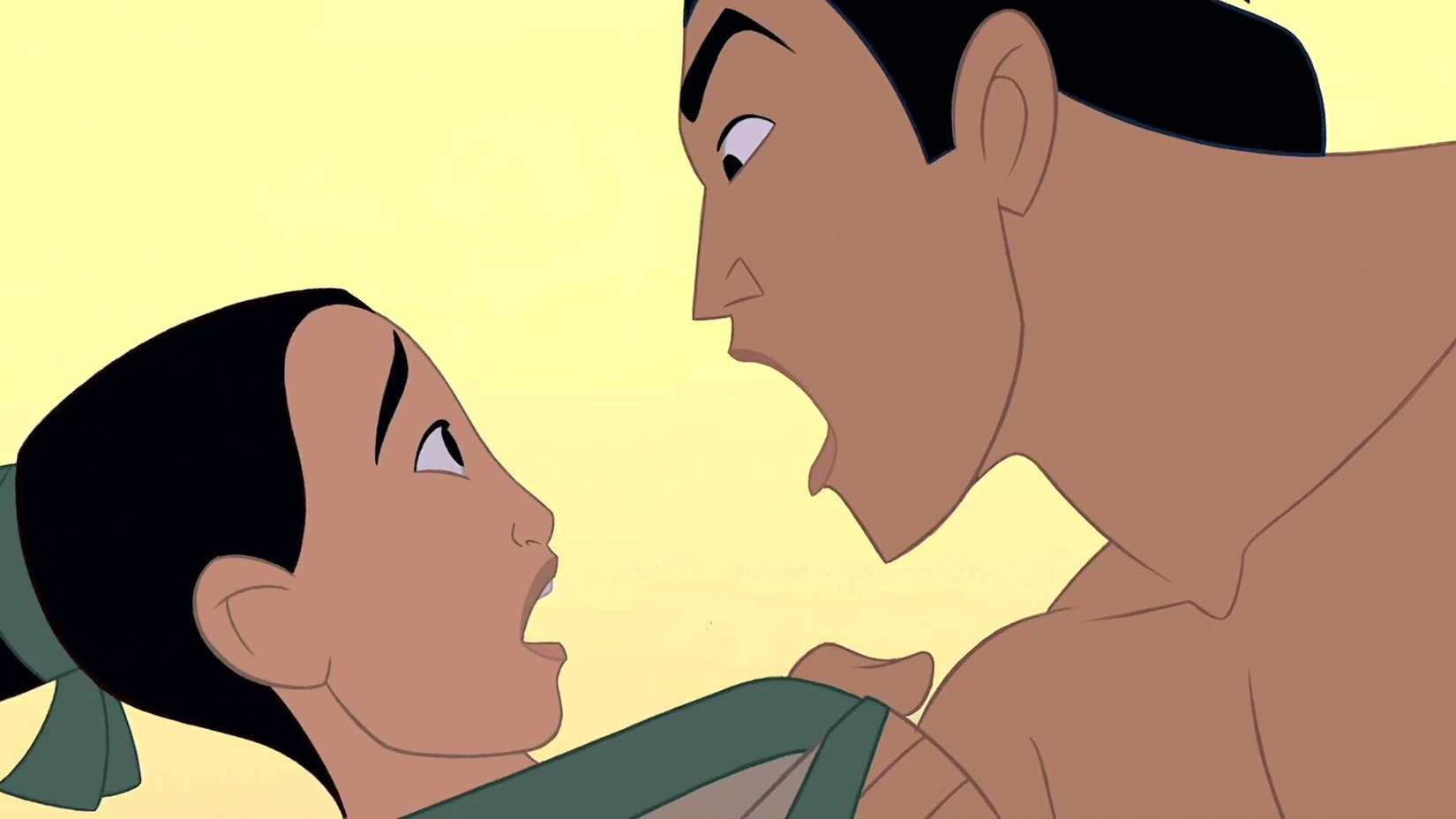 Capitão Li Shang gritando com Mulan, segurando-a pela camisa em Mulan (1998).