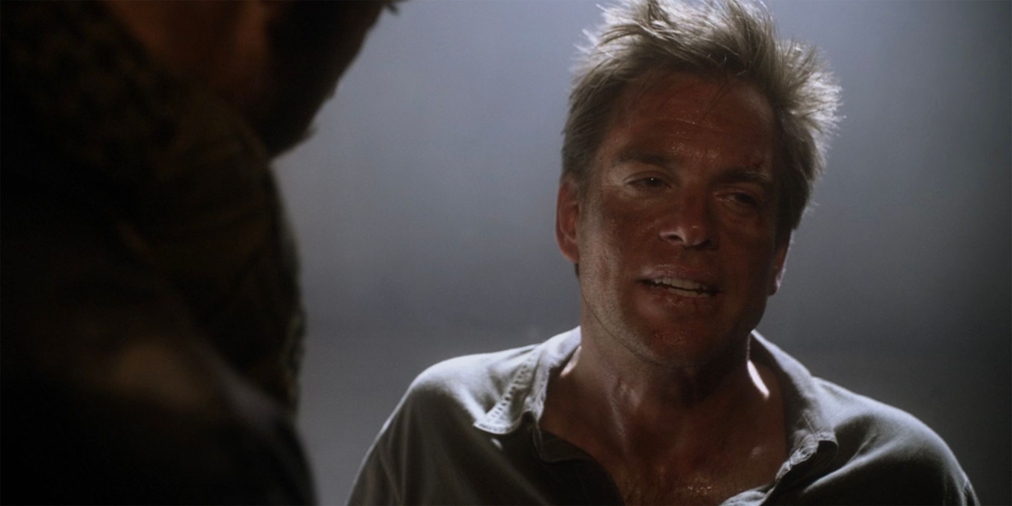 A close up of bloodied and bruised Tony DiNozzo in NCIS