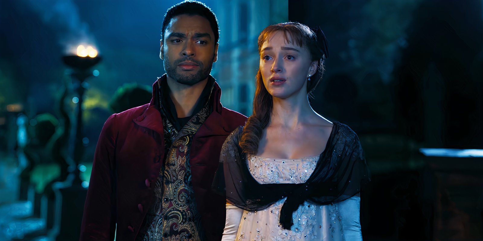 Regé-Jean Page as Simon Basset Standing with Phoebe Dynevor as Daphne Bridgerton in Bridgerton season 1, episode 4-1