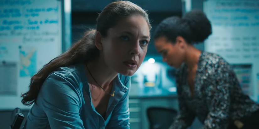 Alexa Davalos as Kristin Gaines searching for clues on FBI Most Wanted