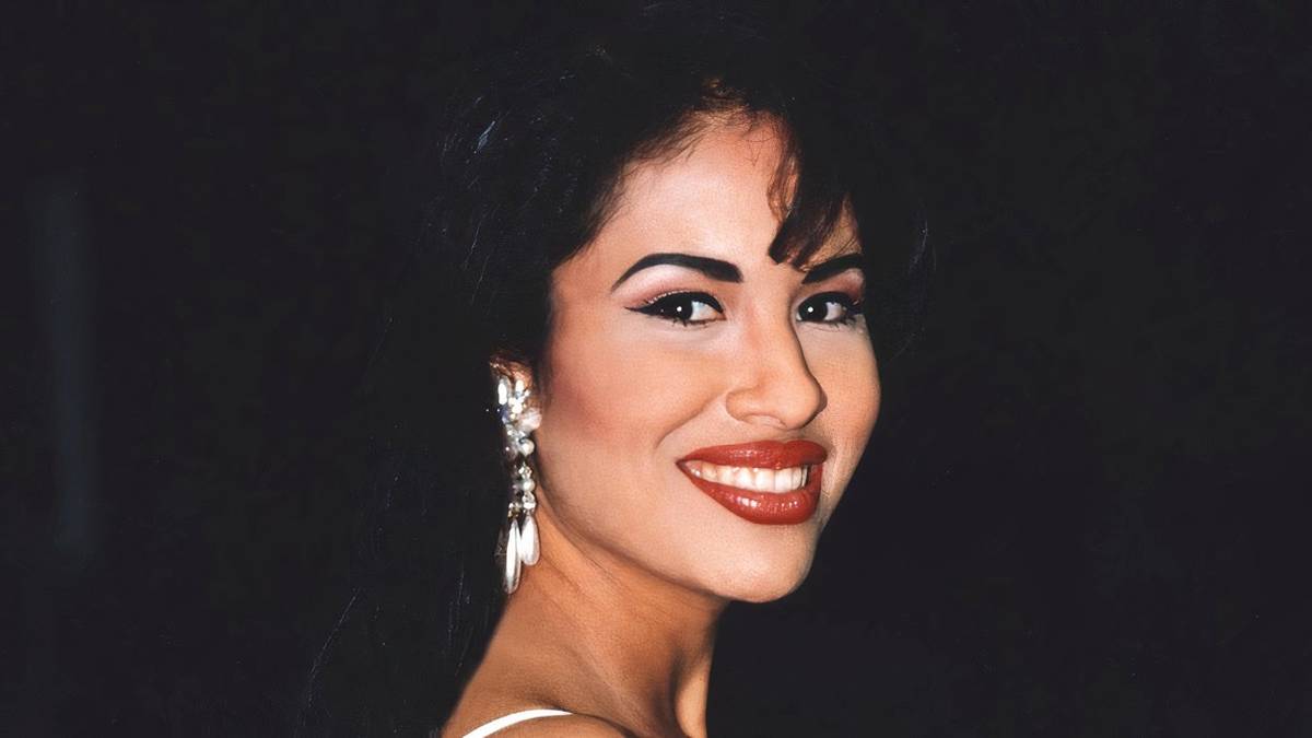 Selena Quintanilla Net Worth, Age, Height & Everything You Need To