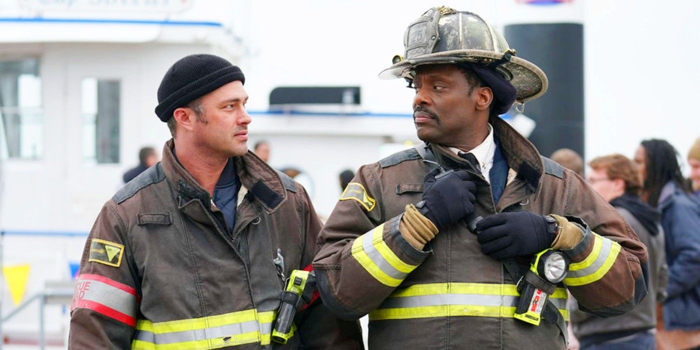 Актер Карвер, по-видимому, подтверждает свою судьбу в 13-м сезоне пожаров в Чикаго после шокирующего ухода