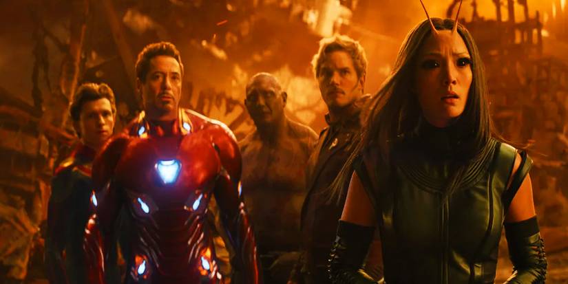 Spider-Man, Iron Man, Drax the Destroyer, Star-Lord and Mantis stood together on тιтan in Avengers Infinity War