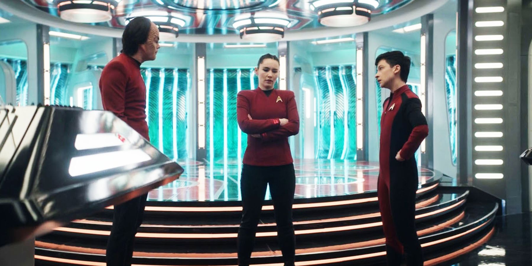 Denobulan cadet, Laan and the transporter chief argue in Star Trek: Strange New Worlds