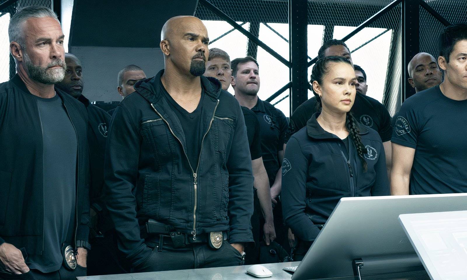 There's Only 1 Way To Make S.W.A.T. Exiles' Ridiculous Story Work (& It's  Surprisingly Easy To Do)