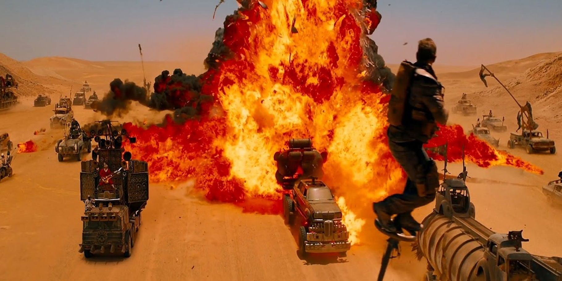 Las 10 acrobacias de Mad Max más impresionantes de las 5 películas