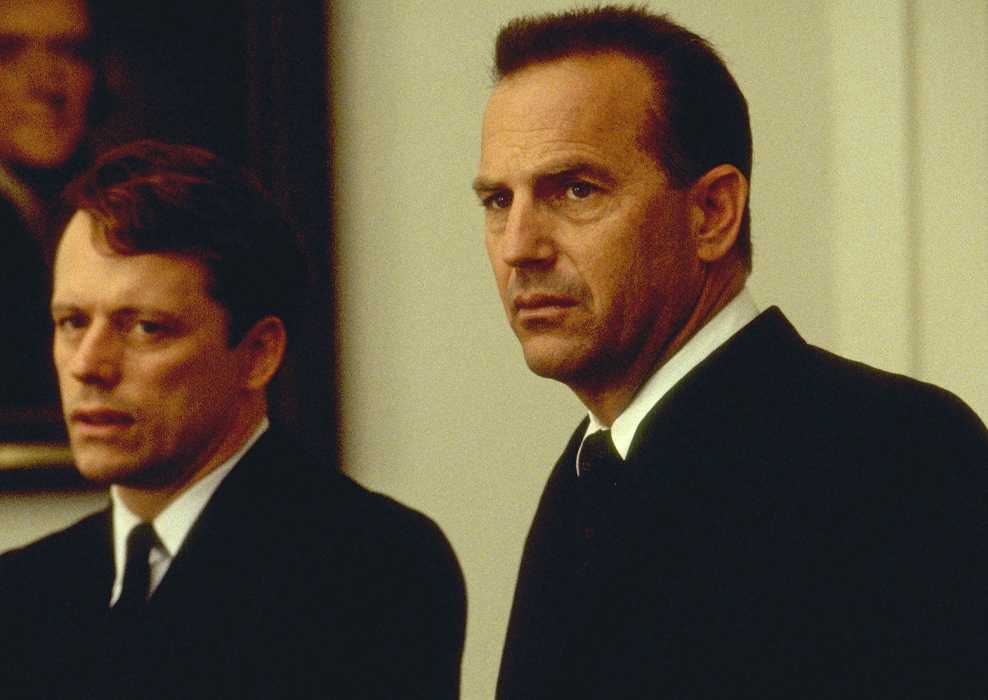 Kevin Costner looking worried in Thirteen Days