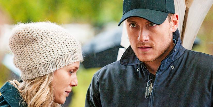 Tracy Spiridakos as Upton and Jesse Lee Soffer as Halstead in Chicago PD