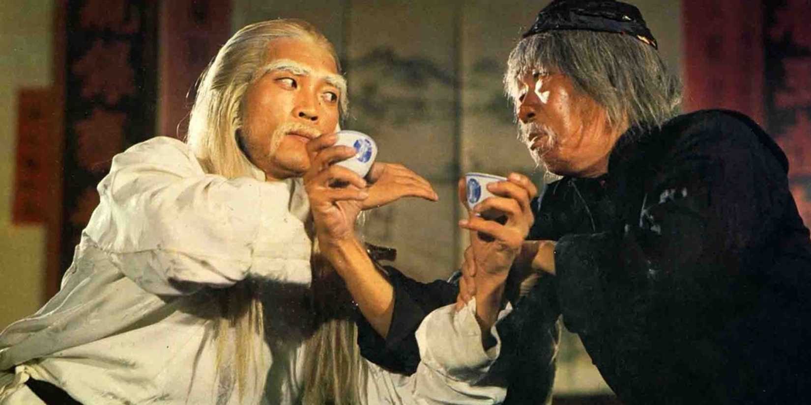 Two martial artists drinking in Dance of the Drunk Mantis