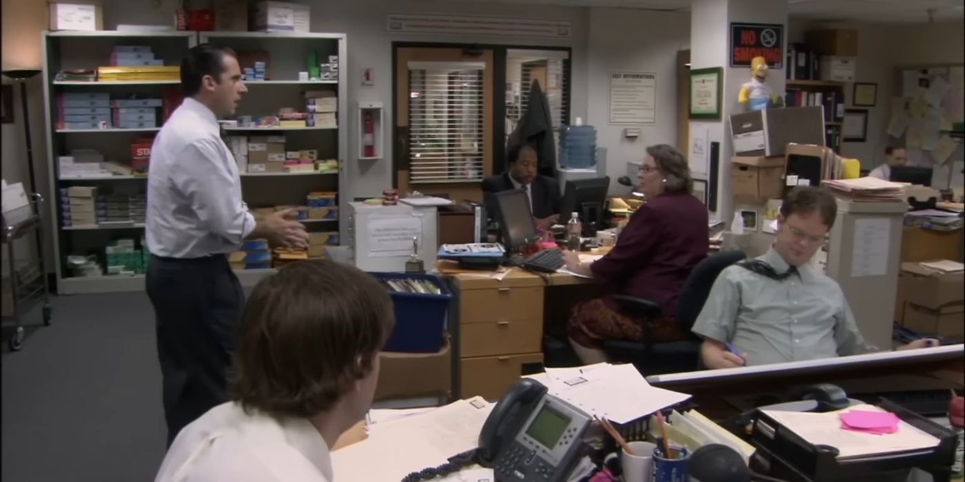 The Office でスタンリー、フィリス、ドワイト、ジムとバスケットボールの試合について語るマイケル スコット