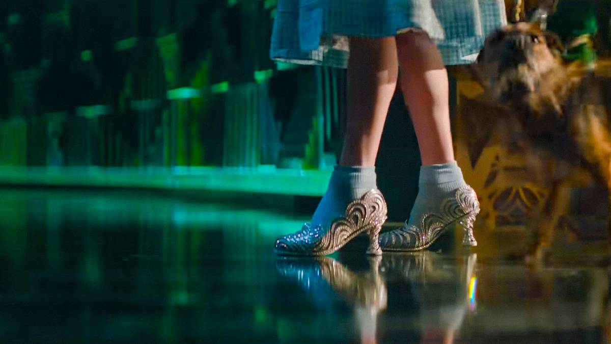 Is Dorothy In Wicked Act 2