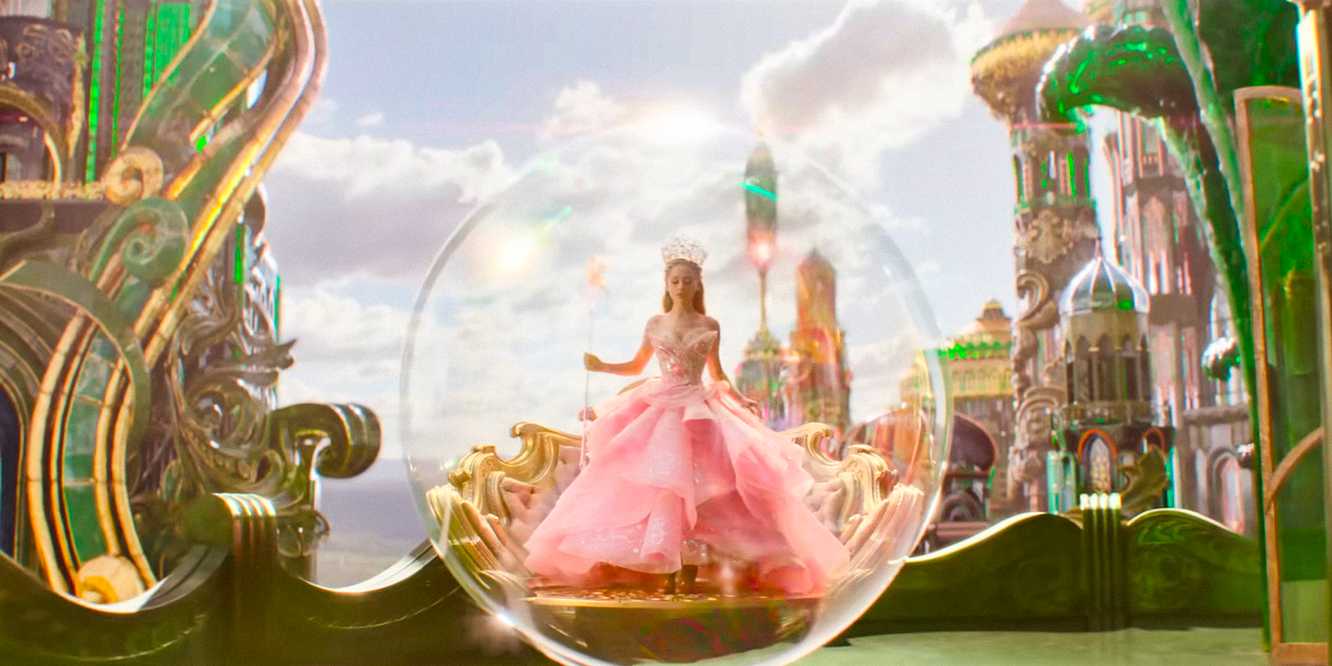 Why The Wicked Movie Has Made A Significant Change To Glinda's Costume Why The Wicked Movie Has Made A Significant Change To Glinda's Costume