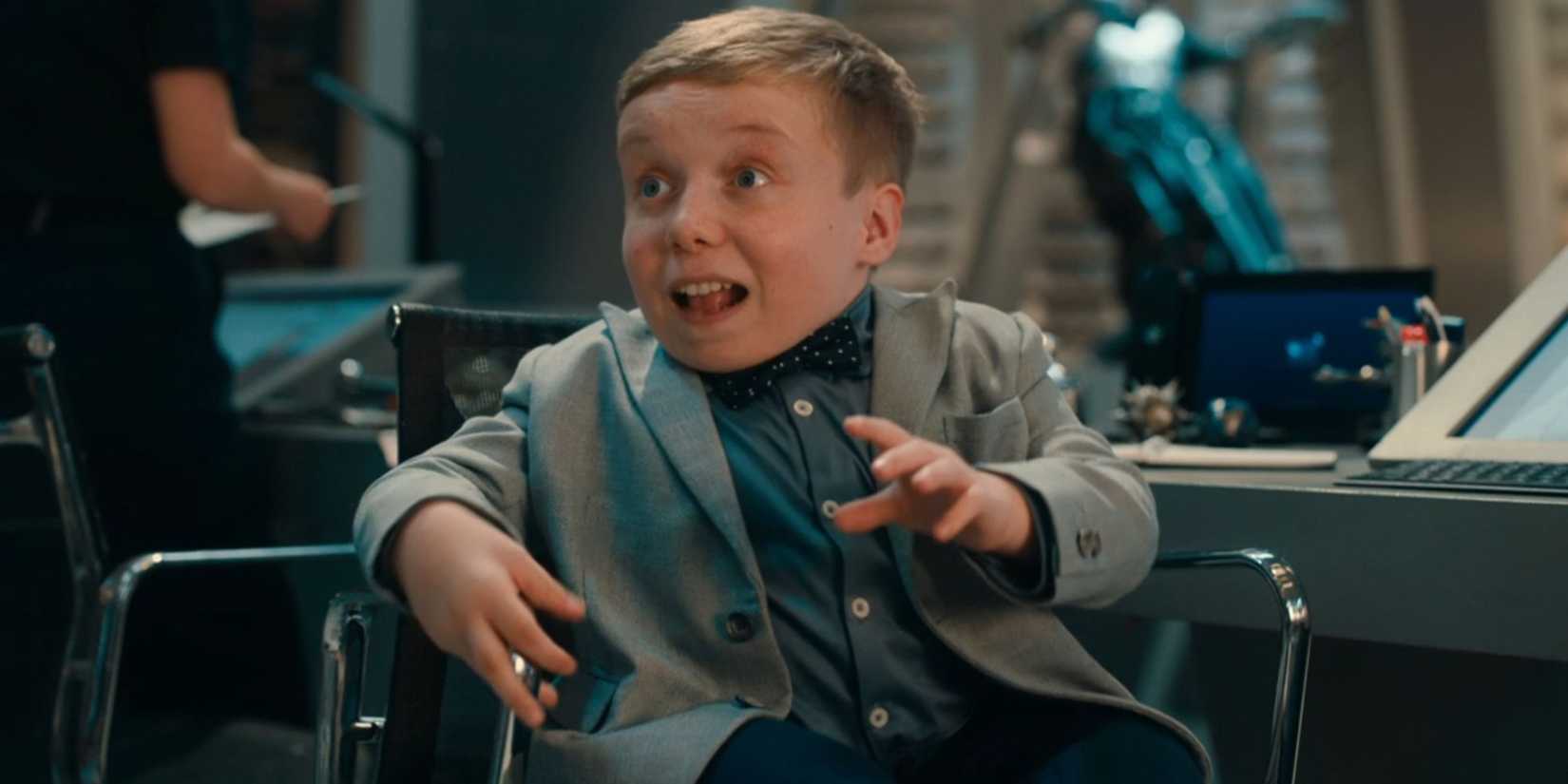 Lenny Rush as Morris Gibbons gesticulating in Doctor Who