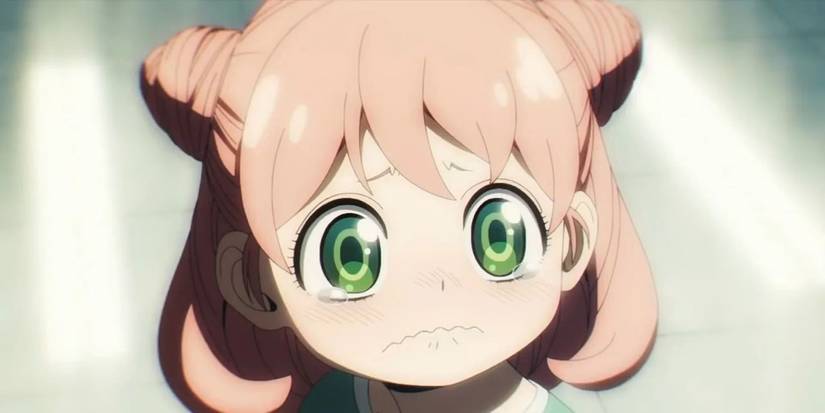 Аня плачет во время экспериментов в лаборатории.