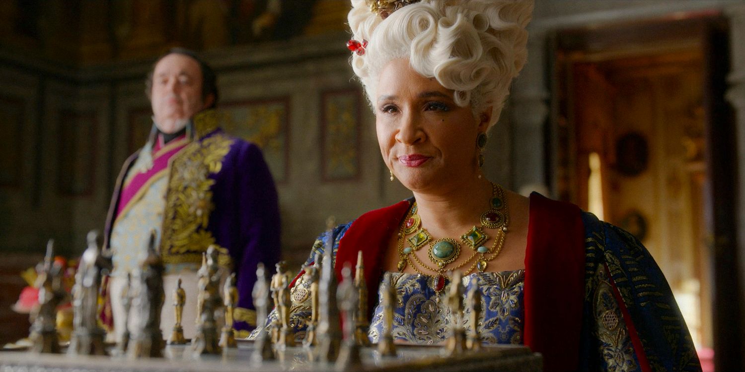 Queen Charlotte (Golda Rosheuvel) playing chess in Bridgerton season 3 episode 8