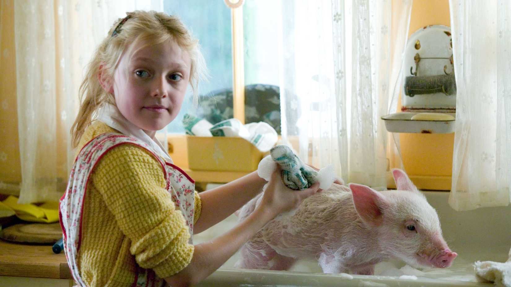 Charlotte's Web (2006) Trailer Thumbnail with Dakota Fanning washing Wilbur