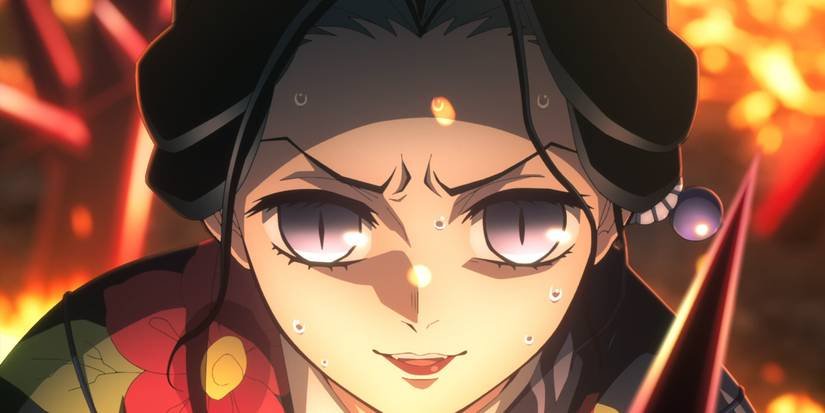 Lady Tamayo attacks Muzan with the Anti-Kibutsuji drug after the explosion.