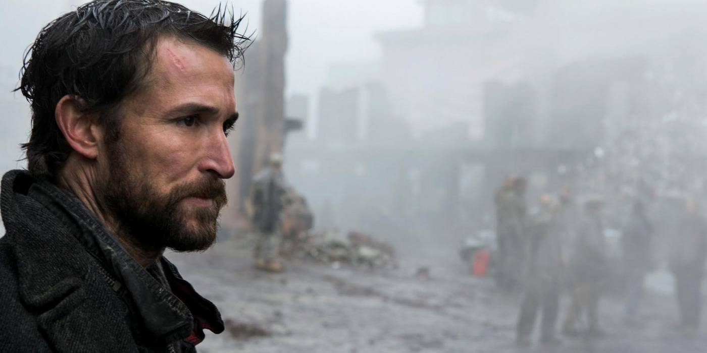 Tom Mason interpretado por Noah Wyle em Falling Skies