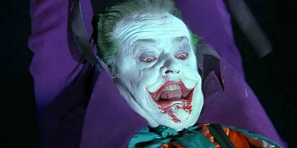 Coringa pendurado em helicóptero em Batman 1989