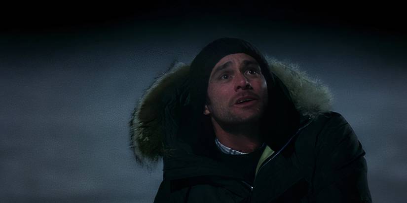 Joel (Jim Carrey) standing in the snow in Eternal Sunshine Of The Spotless Mind