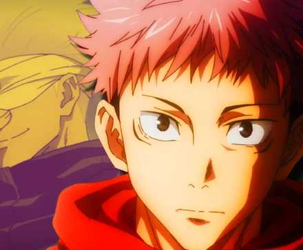 Yuji из Jujutsu Kaisen смотрит вперед, сосредоточенно, с Годжо, который держит свои бинты, и желтый фон позади него.