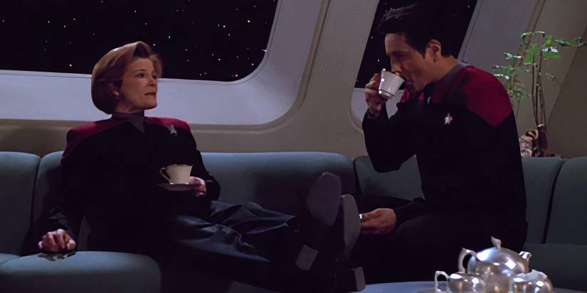 Watch These 6 Star Trek Voyager Episodes To Understand Why Janeway watch-these-6-star-trek-voyager-episodes-to-understand-why-janeway