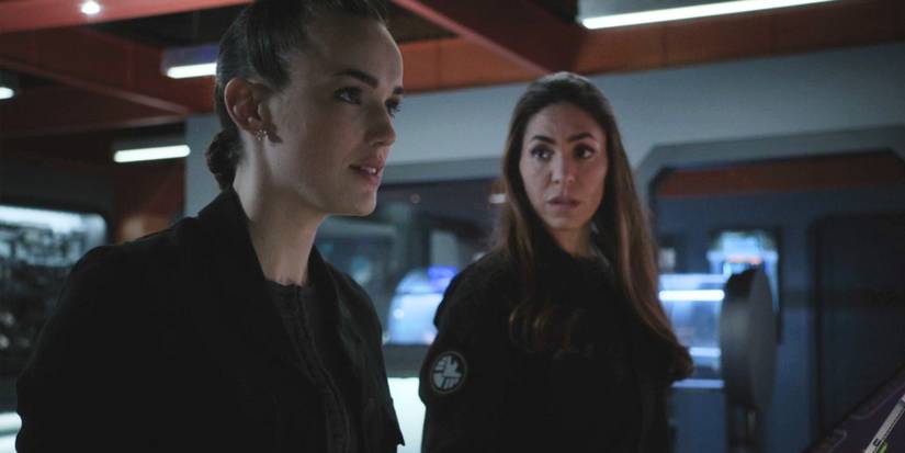 Simmons and Yo-Yo in SHIELD Season 7, Episode 1
