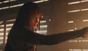 Mae (Amandla Stenberg) wielding a dagger in The Acolyte Season 1, episode 1