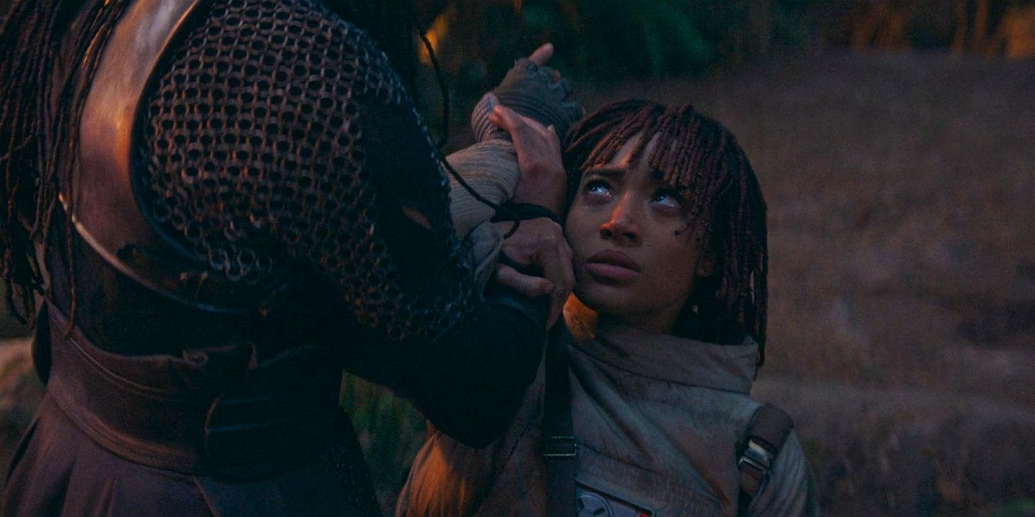 Mae twisting Osha's (Amandla Stenberg) arm in The Acolyte season 1 episode 5