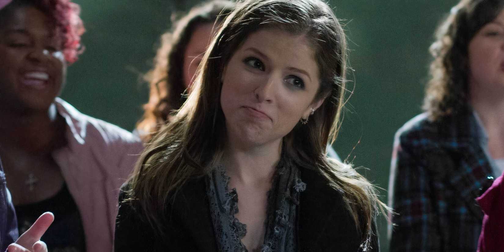 10 Most Rewatchable Movies On Netflix, Ranked By Popularity 3 Anna Kendric as Beca makes a mocking face at Jesse in Pitch Perfect