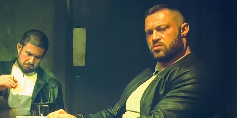 Билли Клементс в "Гангах от Лондона", сидящий и размышляющий