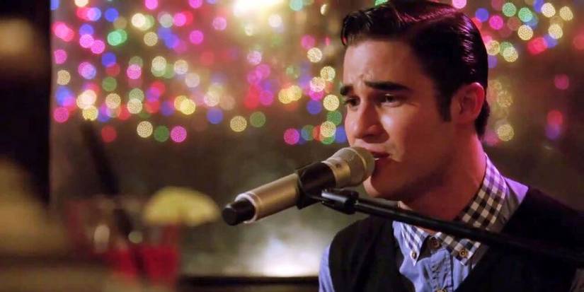 Blaine singing in Glee