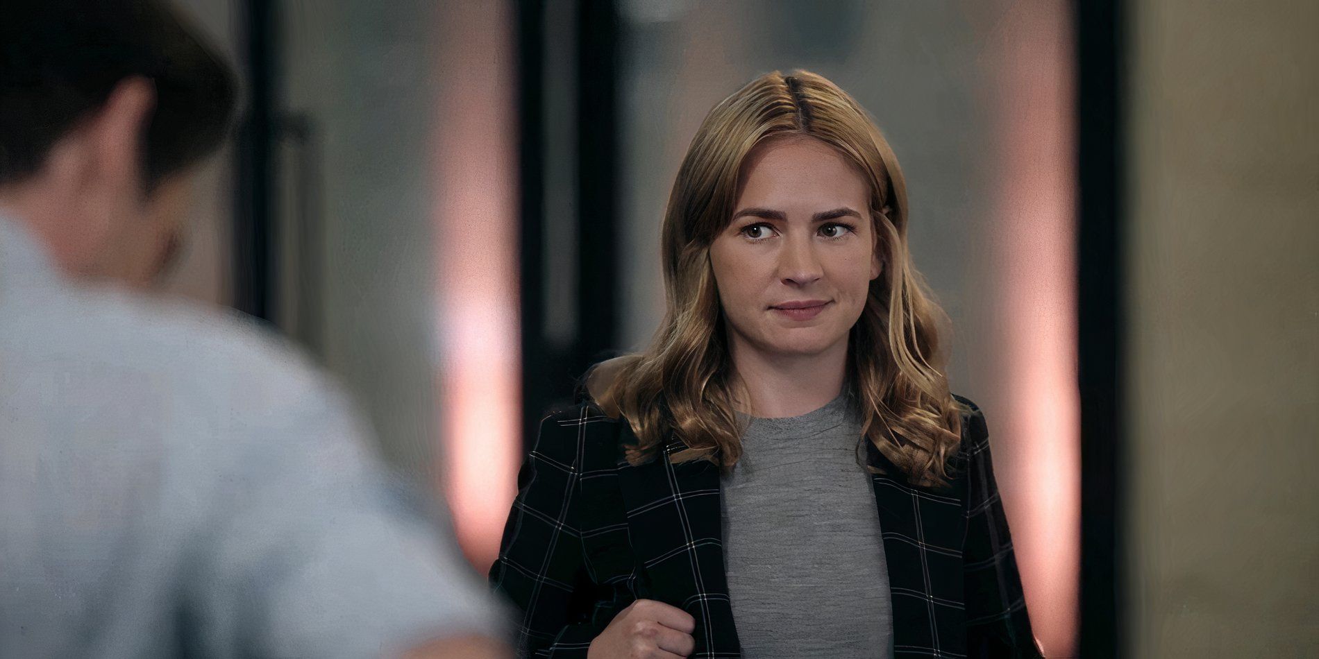 Britt Robertson as Laura Stenson in The Rookie Feds (1)