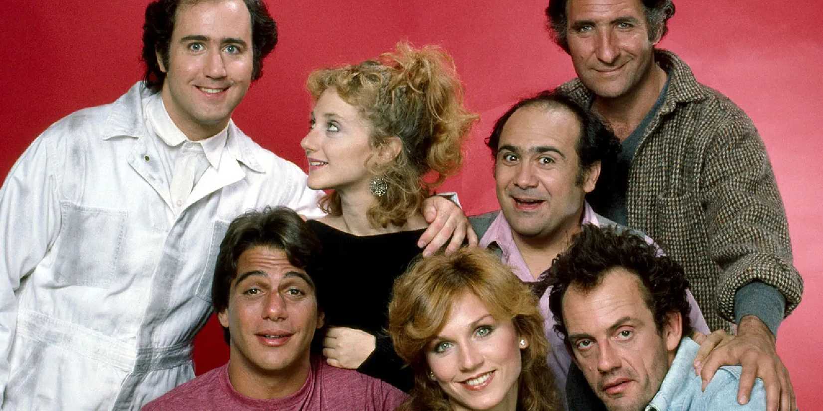 Carol Kane, Christopher Lloyd and the cast of Taxi