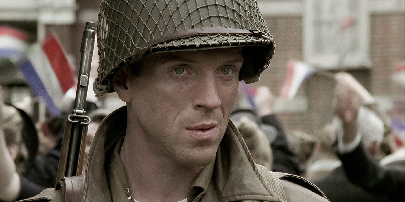 Damien Lewis as Richard Winters looking unsure in Band of Brothers