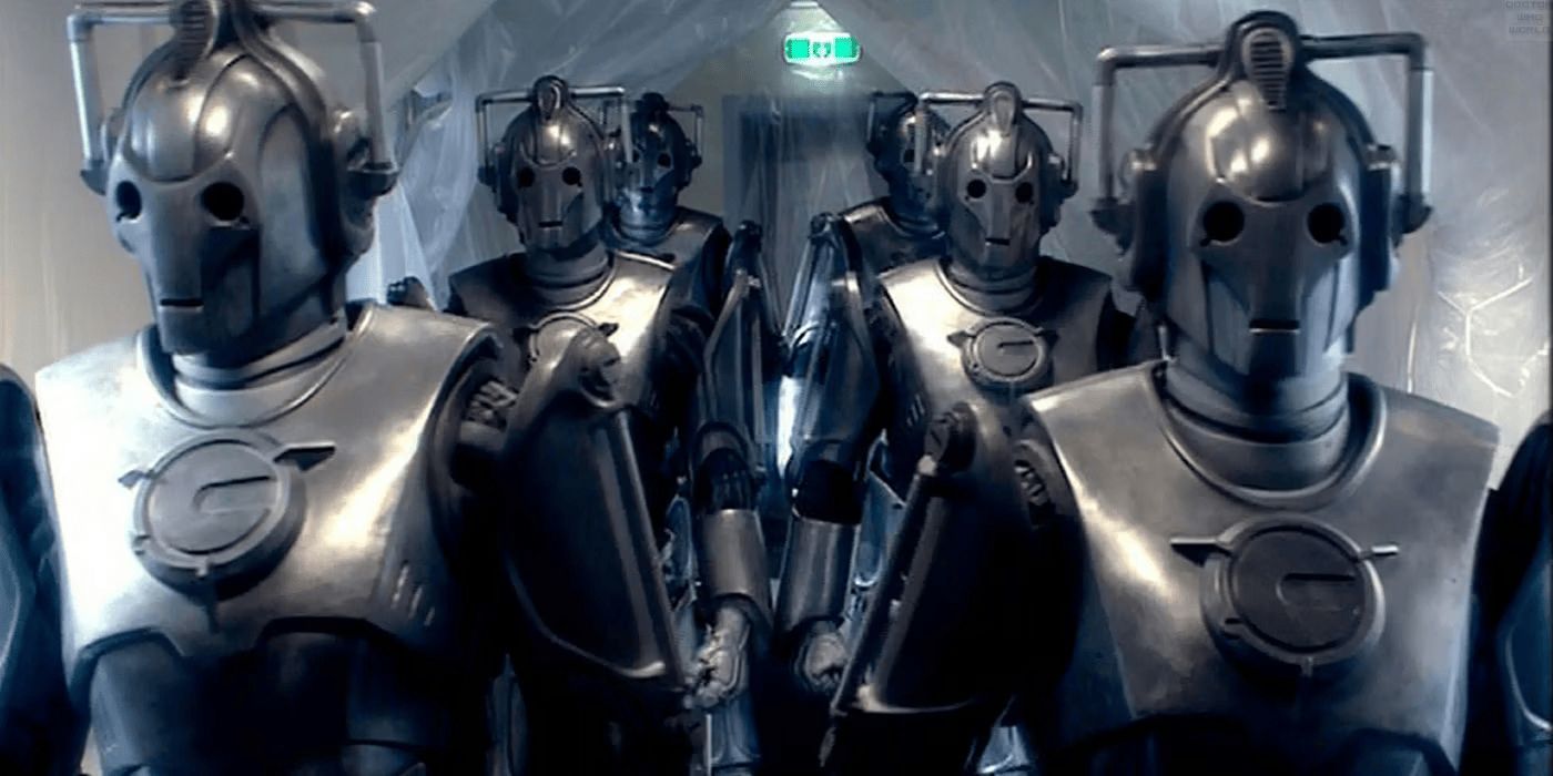 A group of Cybermen in Doctor Who